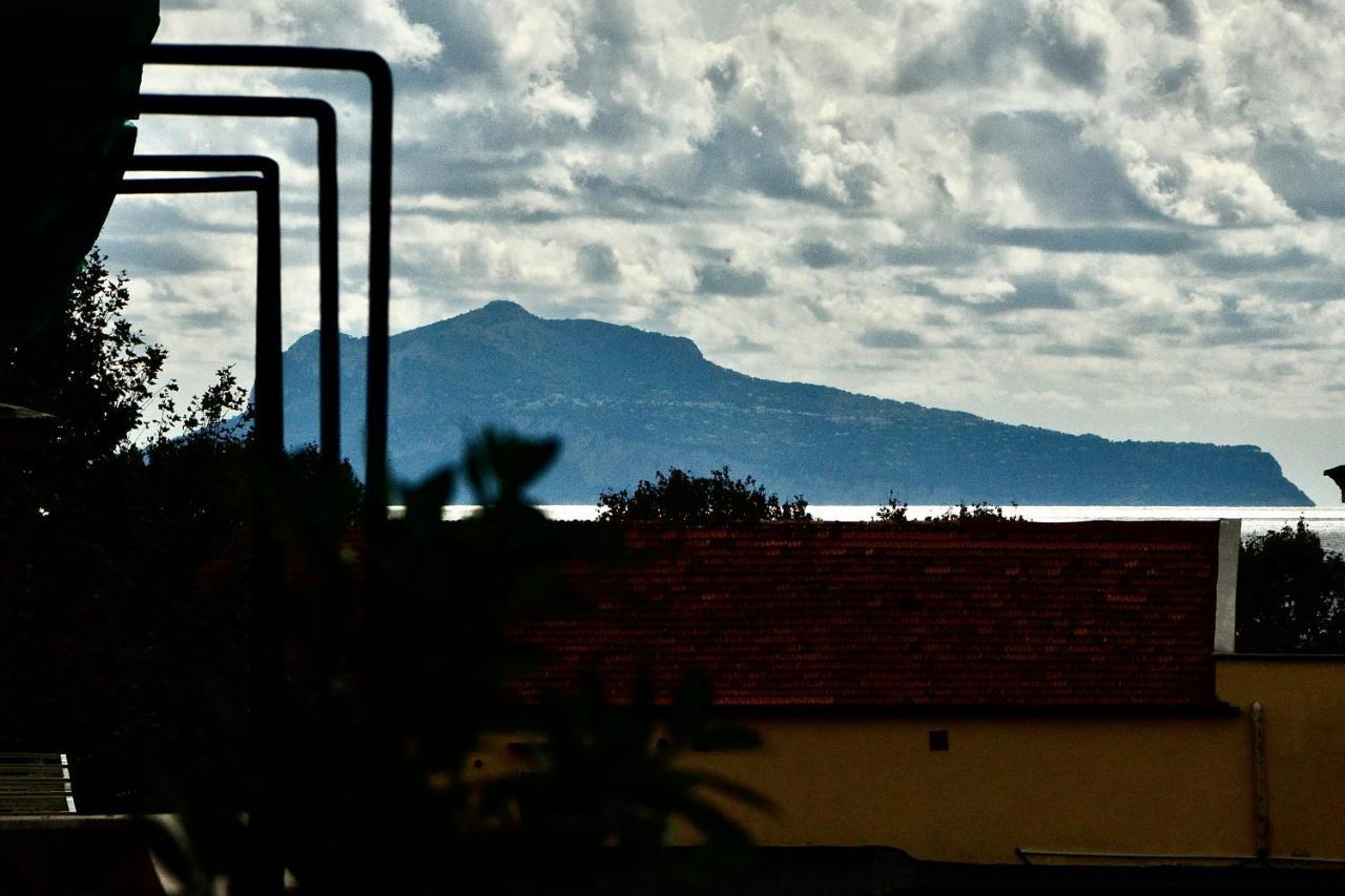 2 Camere Con Pianoforte Napoli Eksteriør billede